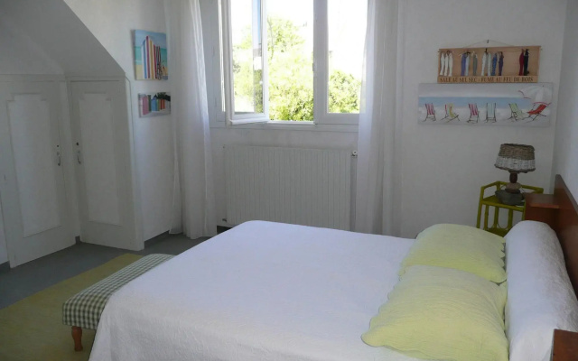Holiday Home in Camaret Near Sandy Beaches