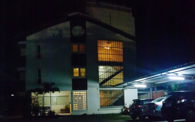 Отель Pat 's House Laemchabang вид на фасад