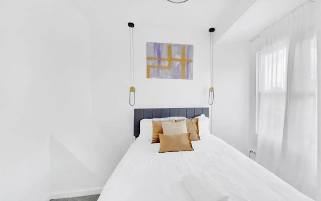 Luxury 5 BR Home Free Parking