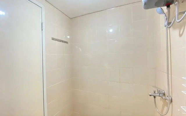 Modern Look 1Br Apartment At Parahyangan Residence Near Unpar