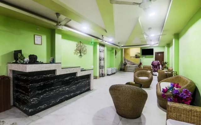 Hotel Am Palace by OYO Rooms