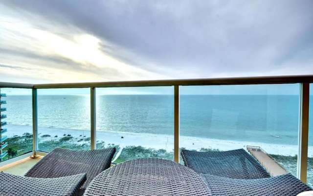 Regatta Beach Club C1009 2373