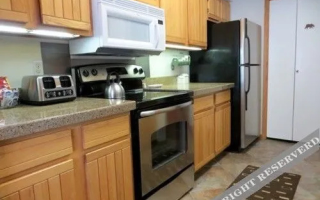 The Wood Creek Lodge by Crested Butte Lodging