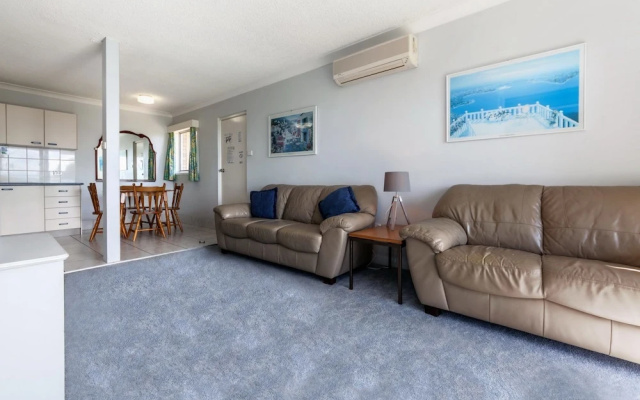 Castaways Unit 1, 17 Shoal Bay Road