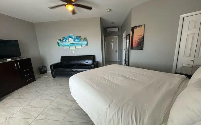 Grace Bay Suites