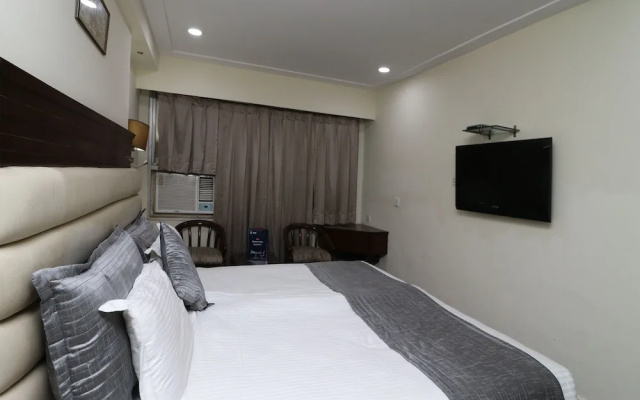 OYO 11647 Hotel Metro