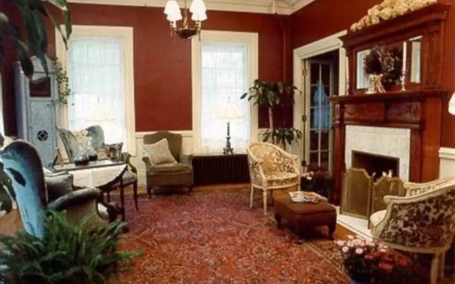 Pillsbury House Bed & Breakfast