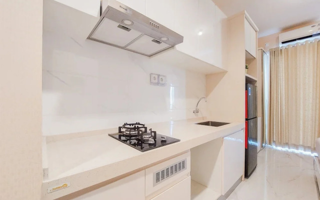 Well Furnished And Homey Studio Room Sky House Bsd Apartment