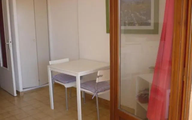 Studio CARQUEIRANNE