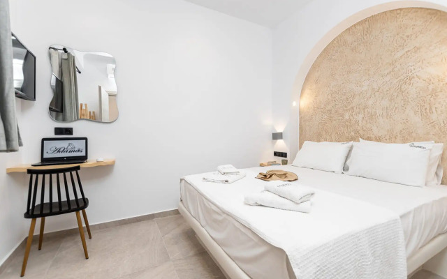 Adama's Suites Naxos