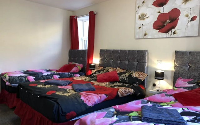 Red Roomz Hotel