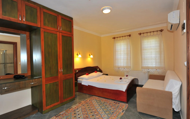Grenadine Lodge