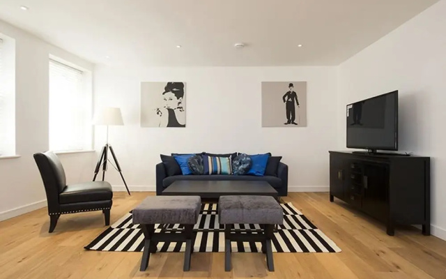 Urban Stay Lovat Lane Apartments