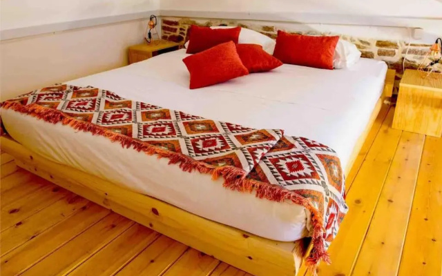 Lavrio stone house 5 min from the centre/port
