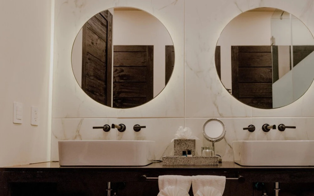 2 Bedroom Luxury Suite 110
