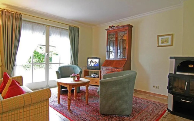 Haus-Meisennest-Wohnung-Kiebitz