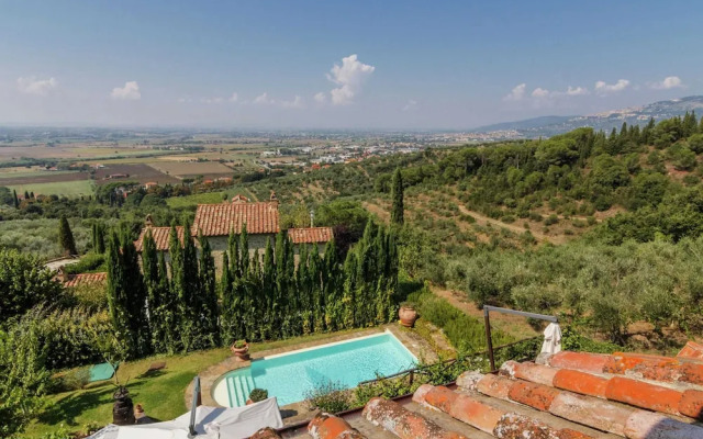 Luxury Pool Villa in Cortona