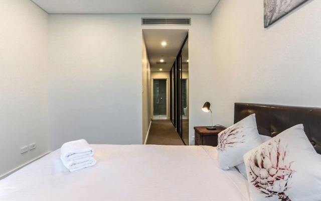 New Bright Apartment In Waterloo Near Park