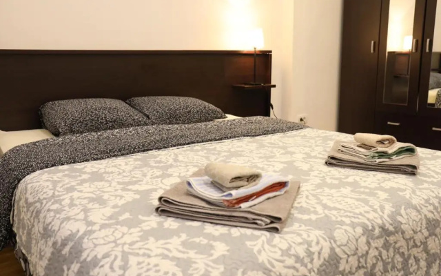 De Luxe Republic Square Apartment of 100sqm