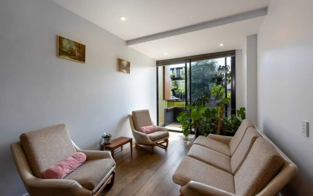 Cozy 1bed Unit in Leafy Carlton - 10 Mins From CBD