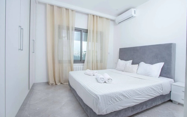 Luxurious 5-bedroom Apartment in La Marsa, Tunisia