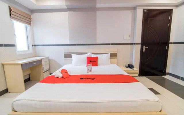 RedDoorz Plus near Lotte Mart D7
