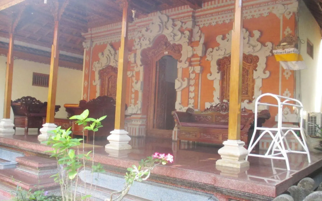 Adus Beach Inn