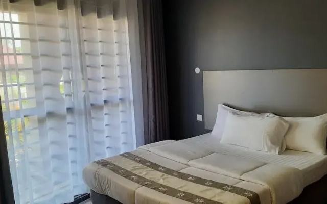 Ashleys Hotel
