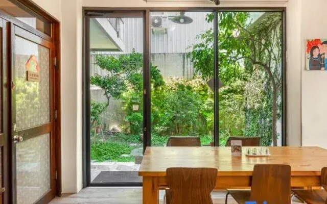 Isshoni House (The Front Desk Is Open Daily From 9 Am - 11:00 Am)