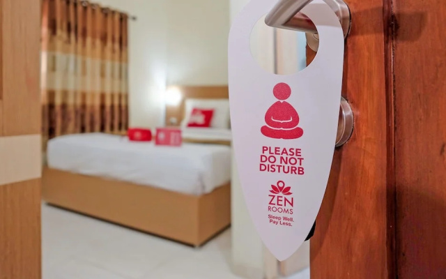 ZEN Rooms near Stasiun Kota Baru
