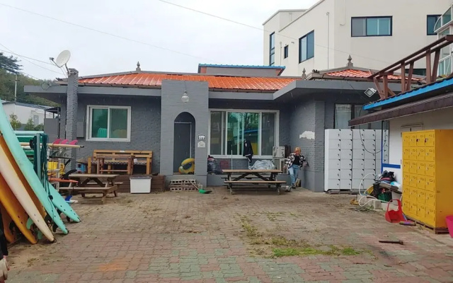 Yangyang Nusasurf Guest House