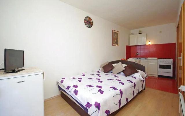 Seafront Studio Apartment+Balcony