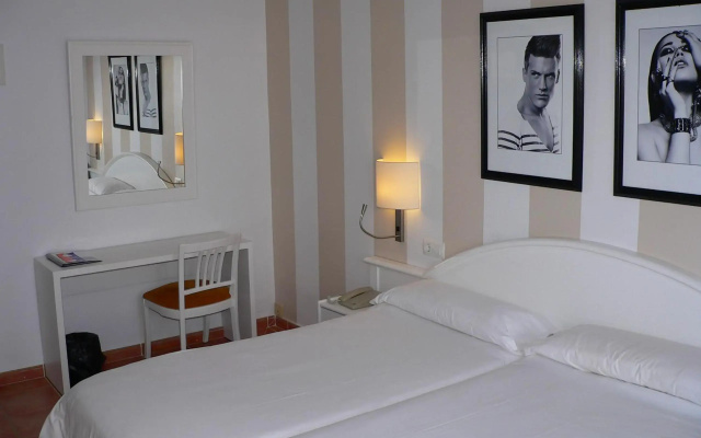 Navia Santa Ponsa - Adults Only Hotel 