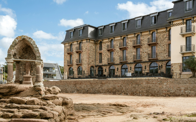 Le Castel Beau Site