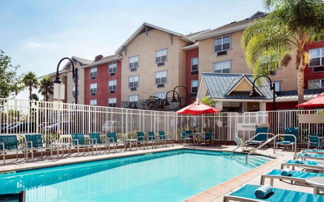 TownePlace Suites Los Angeles LAX/Manhattan Beach 2