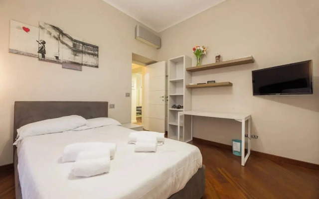 Spacious 3-Bedroom Flat in Central Genoa