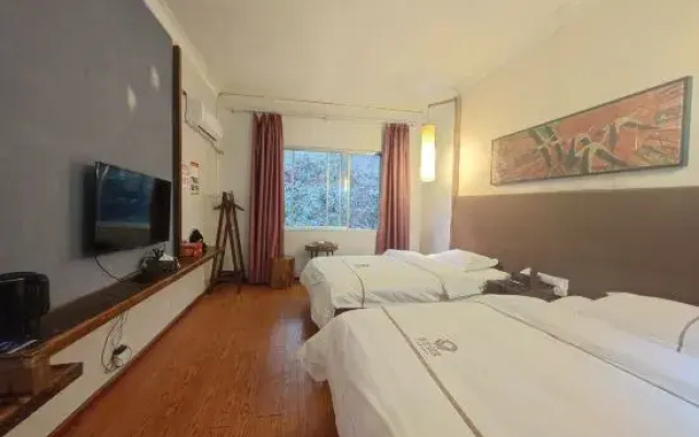 Xijiang Chiyou Tribe Hotel