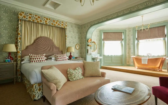 The Retreat, Elcot Park