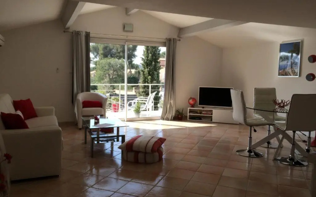 Le Petit Cassis Vue Mer Appartement 70m2 Piscine