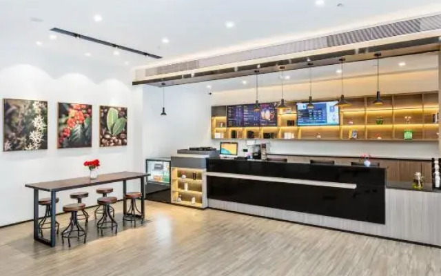 Hanting Hotel (Shenzhen Guanlan Wuhe Avenue)