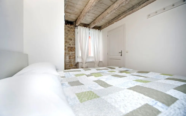 Apartments Casa Roccia Bianca