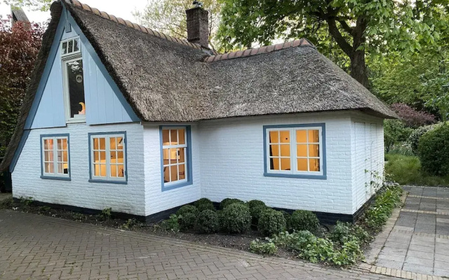 Romantic holiday home in Bergen North Holland with terrace
