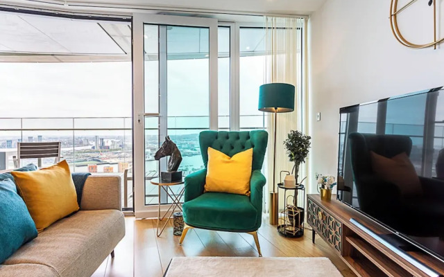 The Panoramic Urban Oasis