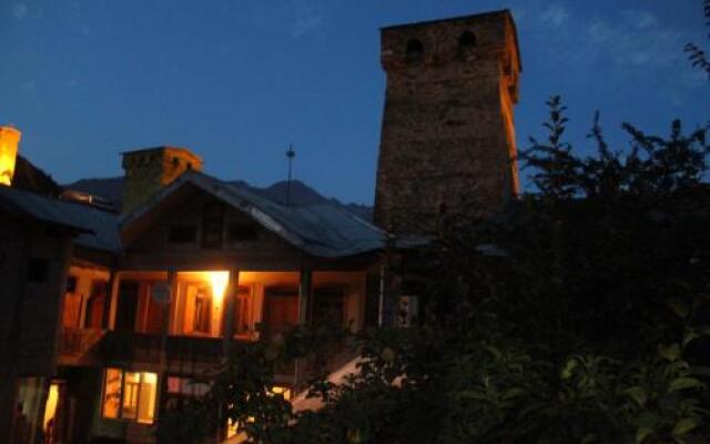 Отель Gigde,s very centric guest house in Mestia Грузия, Местиа - отзывы, цены и фото номеров - забронировать отель Gigde,s very centric guest house in Mestia онлайн вид на фасад