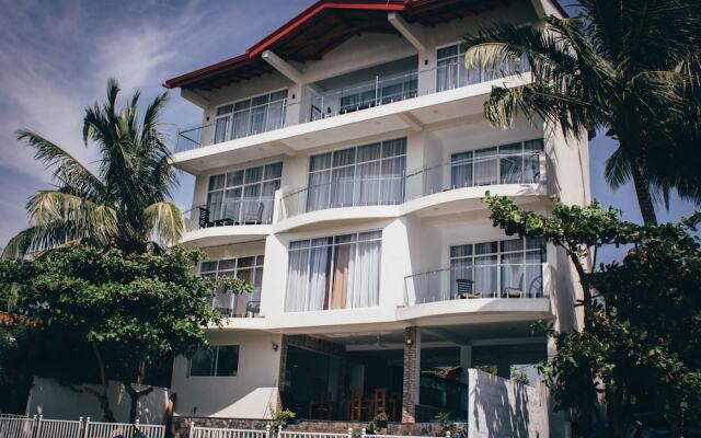 Отель Amber House Lanka Шри-Ланка, Бентота - отзывы, цены и фото номеров - забронировать отель Amber House Lanka онлайн вид на фасад