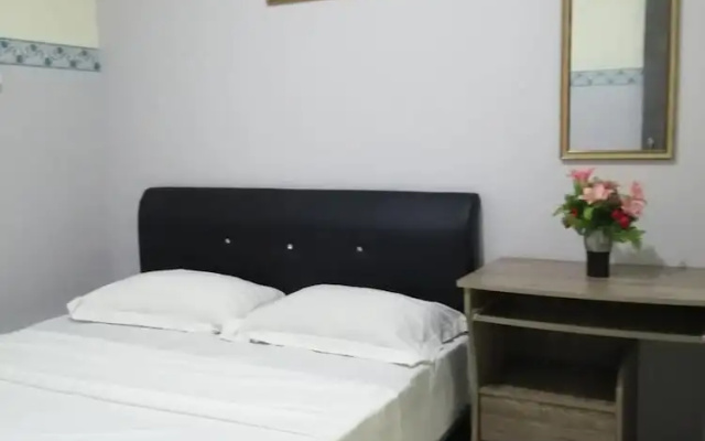 Beautiful Double Room With Ac in Kuching Center