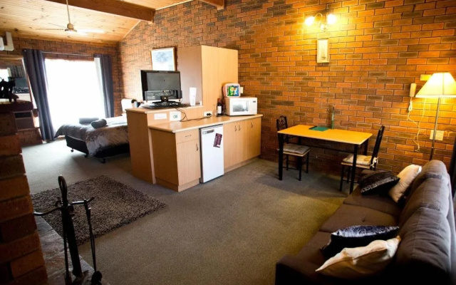 Walkabout Motel