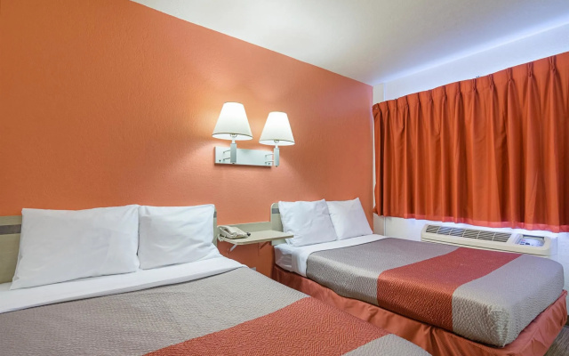Motel 6 Topeka Northwest