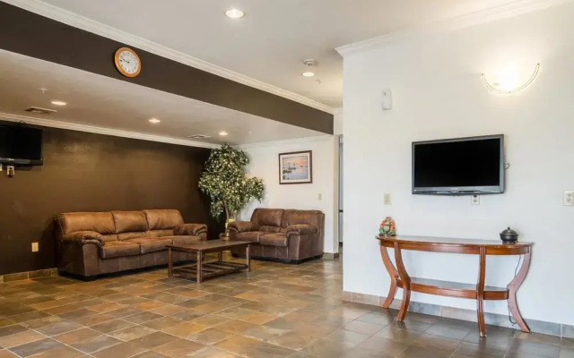 OYO Townhouse Sulphur, la Extended Stay