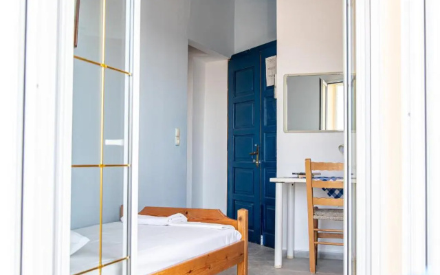 Doria's Seaview Apartment at Keratokampos I